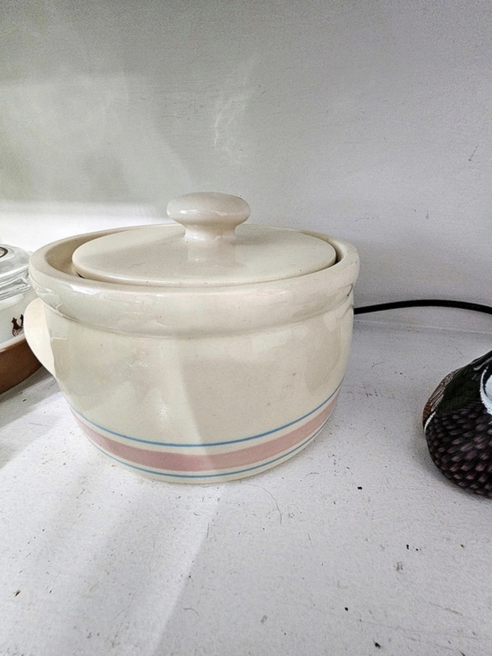 McCoy Bean Pot Casserole Crock 1421 Cream & Pink